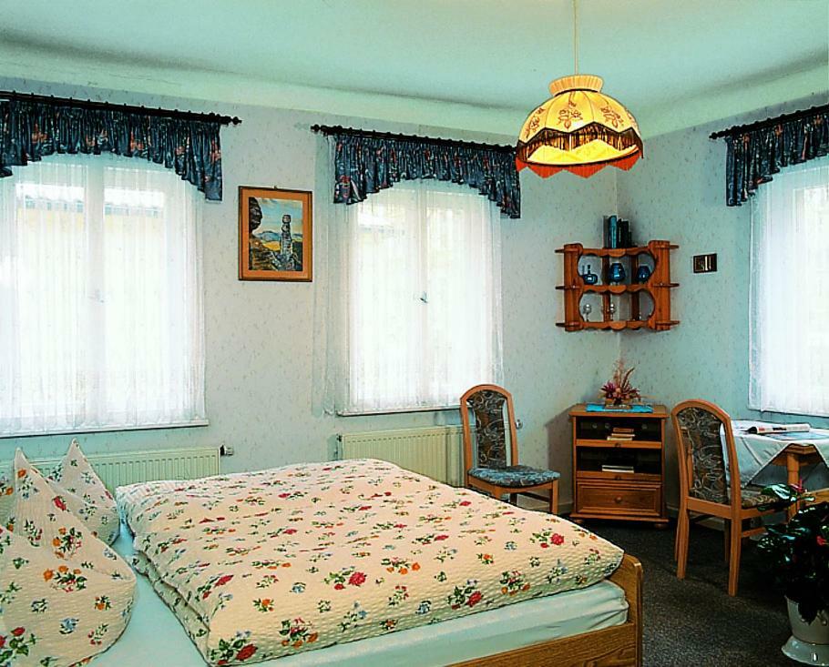 קוניגשטיין אן דר אלבה Pension Schraegers מראה חיצוני תמונה